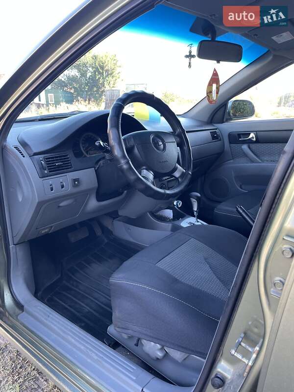 Седан Chevrolet Lacetti 2004 в Прилуках