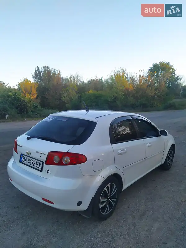 Хетчбек Chevrolet Lacetti 2005 в 