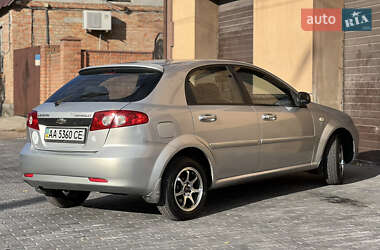 Хэтчбек Chevrolet Lacetti 2008 в 