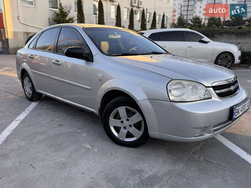 Седан Chevrolet Lacetti 2007 в Ровно