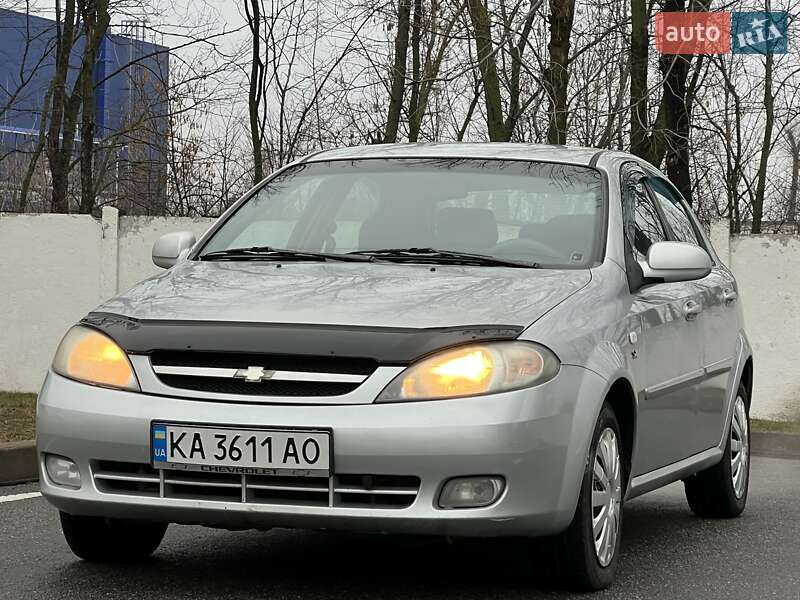 Хэтчбек Chevrolet Lacetti 2008 в Киеве