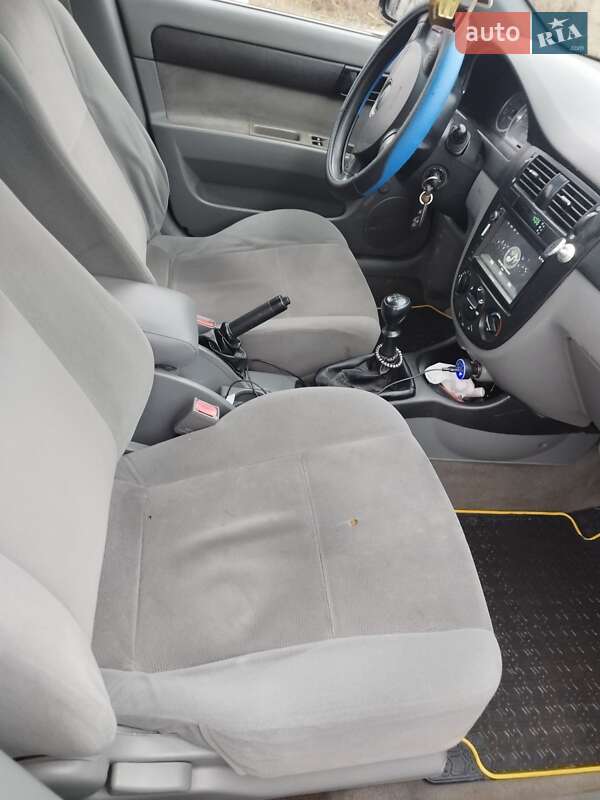 Седан Chevrolet Lacetti 2007 в Остроге