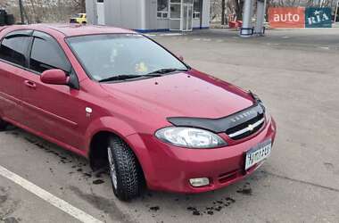 Хэтчбек Chevrolet Lacetti 2011 в 