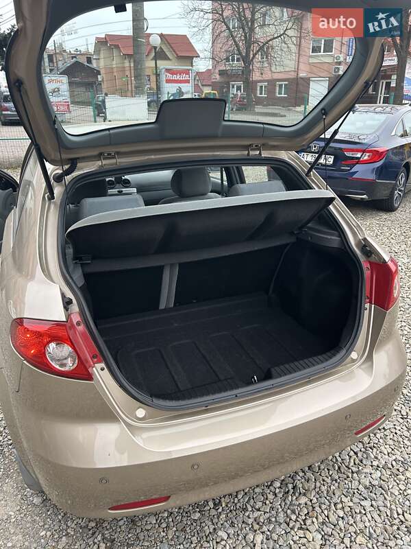Хетчбек Chevrolet Lacetti 2006 в Коломиї