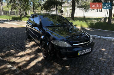 Хэтчбек Chevrolet Lacetti 2010 в 