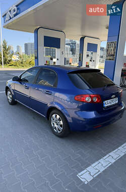 Хэтчбек Chevrolet Lacetti 2005 в 