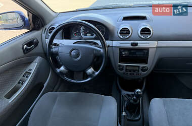 Хэтчбек Chevrolet Lacetti 2005 в 