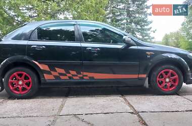 Хэтчбек Chevrolet Lacetti 2006 в 