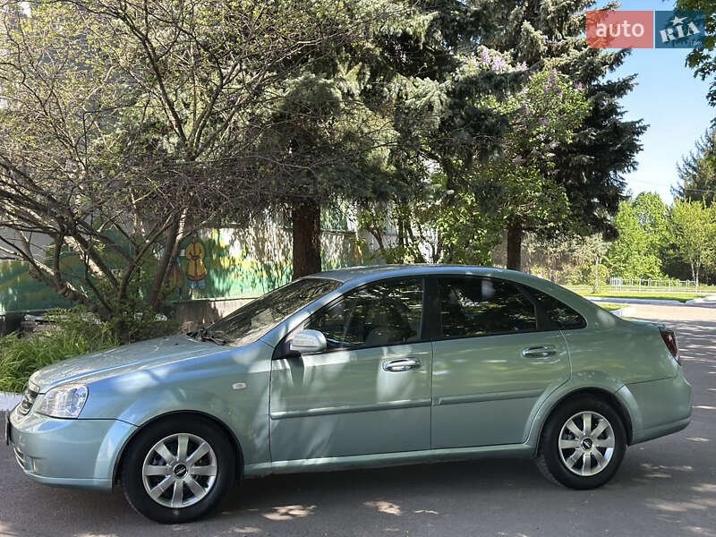 Седан Chevrolet Lacetti 2004 в Рівному