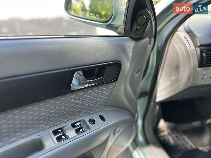 Седан Chevrolet Lacetti 2004 в Рівному