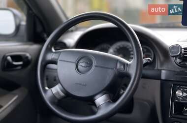 Хетчбек Chevrolet Lacetti 2005 в 