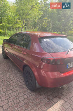 Хэтчбек Chevrolet Lacetti 2006 в 