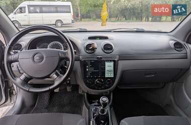 Хэтчбек Chevrolet Lacetti 2005 в 