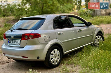 Хэтчбек Chevrolet Lacetti 2005 в 