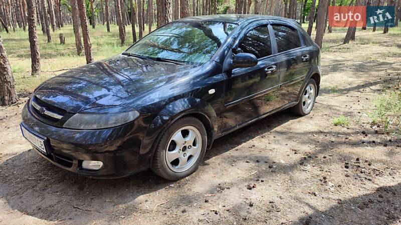 Хэтчбек Chevrolet Lacetti 2007 в 
