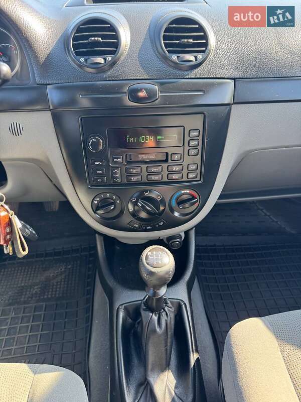 Хетчбек Chevrolet Lacetti 2005 в Кропивницькому