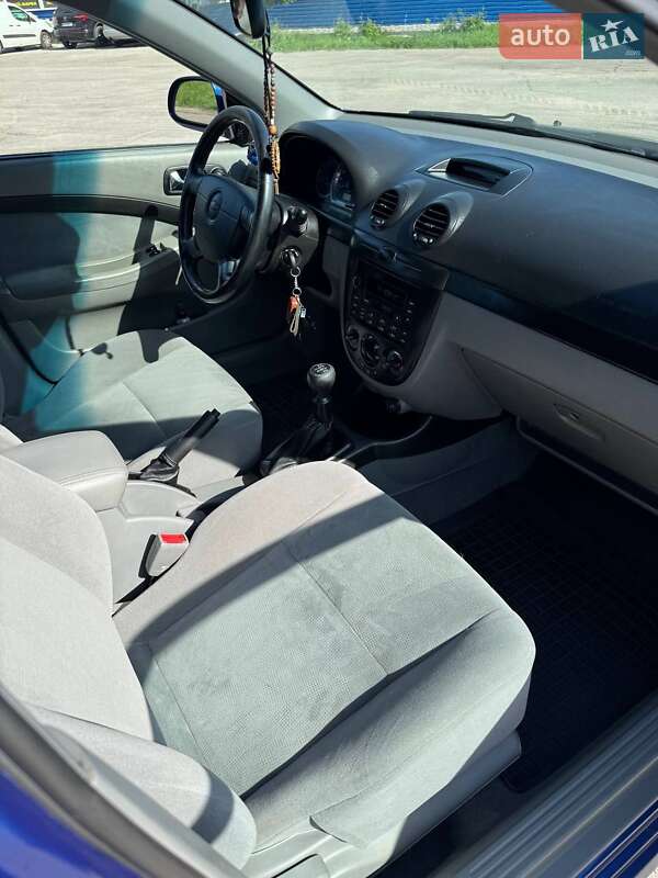 Хетчбек Chevrolet Lacetti 2005 в Кропивницькому