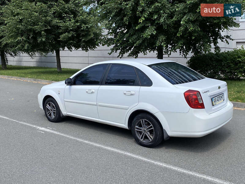 Седан Chevrolet Lacetti 2005 в Києві