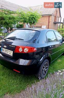 Хэтчбек Chevrolet Lacetti 2006 в 