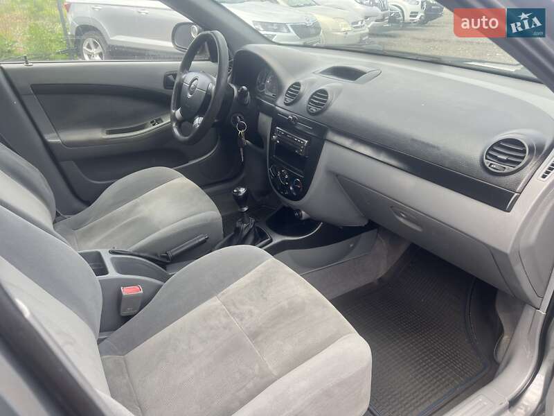 Хэтчбек Chevrolet Lacetti 2010 в Киеве
