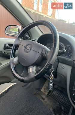 Хэтчбек Chevrolet Lacetti 2005 в 