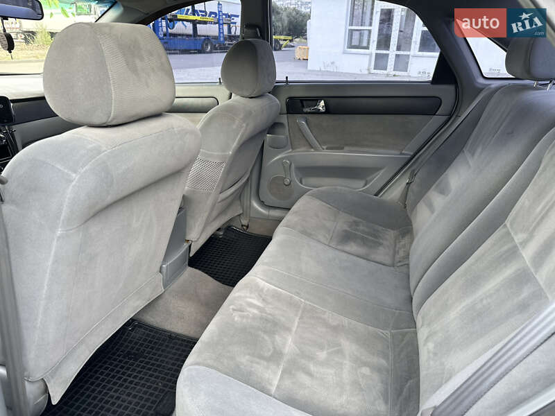 Седан Chevrolet Lacetti 2006 в Киеве