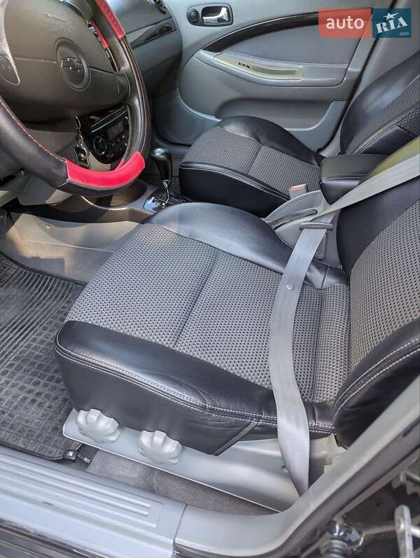Хэтчбек Chevrolet Lacetti 2009 в Ровно