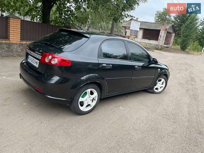 Хэтчбек Chevrolet Lacetti 2005 в Малой Виске