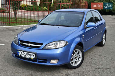Хэтчбек Chevrolet Lacetti 2008 в Киеве