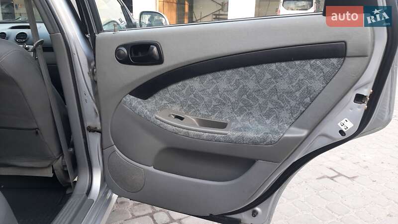 Хэтчбек Chevrolet Lacetti 2004 в Гнивани фото 6 Хэтчбек Chevrolet Lacetti 2004 в Гнивани