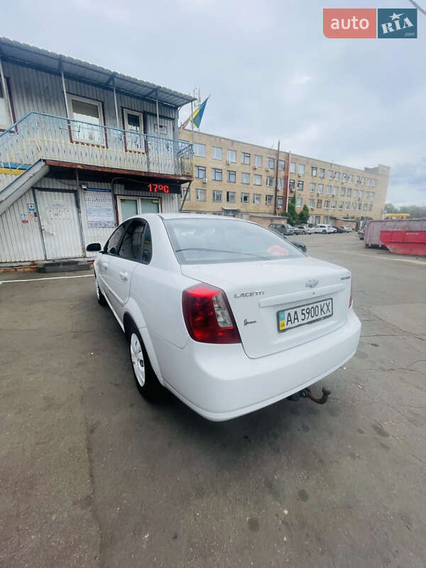 Седан Chevrolet Lacetti 2011 в Киеве
