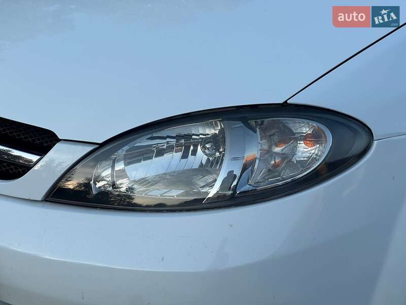 Хэтчбек Chevrolet Lacetti 2009 в Ахтырке