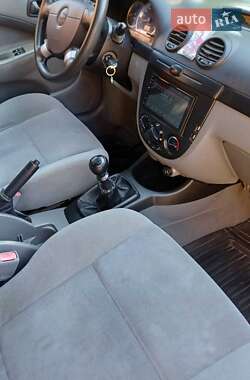 Хэтчбек Chevrolet Lacetti 2006 в  фото 5 Хэтчбек Chevrolet Lacetti 2006 в