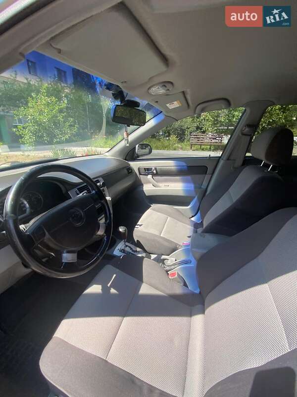 Седан Chevrolet Lacetti 2006 в Чернівцях