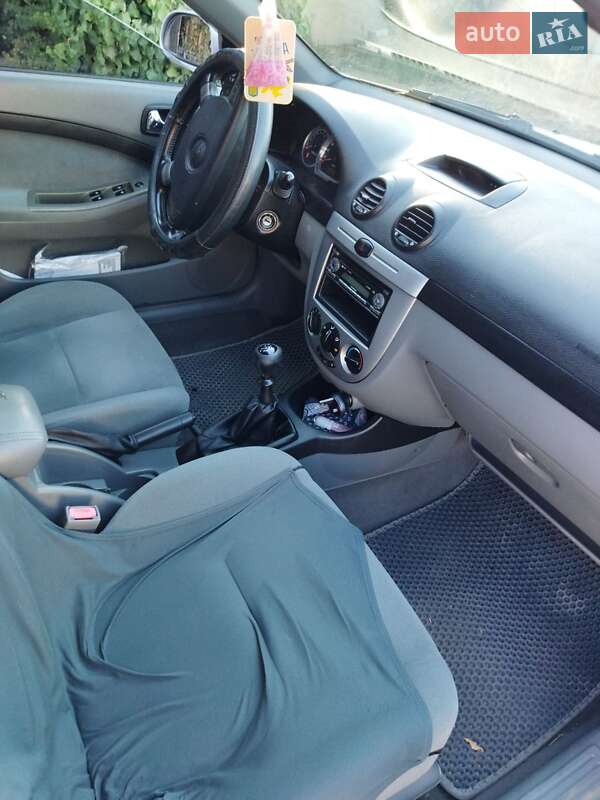 Хэтчбек Chevrolet Lacetti 2005 в Белгороде-Днестровском фото 6 Хэтчбек Chevrolet Lacetti 2005 в Белгороде-Днестровском