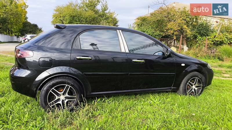 Хэтчбек Chevrolet Lacetti 2008 в Ужгороде