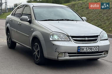 Седан Chevrolet Lacetti 2004 в Ровно