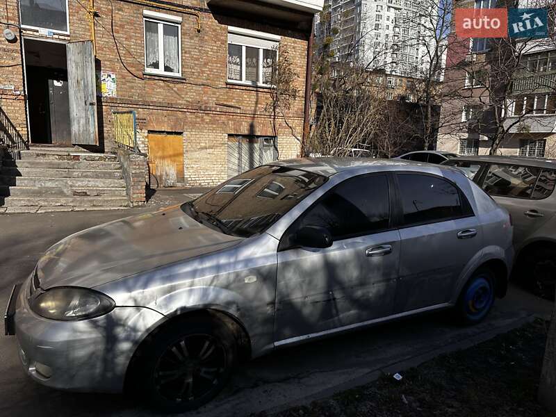 Хэтчбек Chevrolet Lacetti 2008 в Киеве
