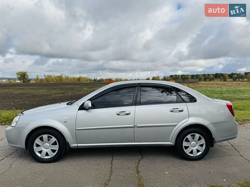 Седан Chevrolet Lacetti 2006 в Ромнах