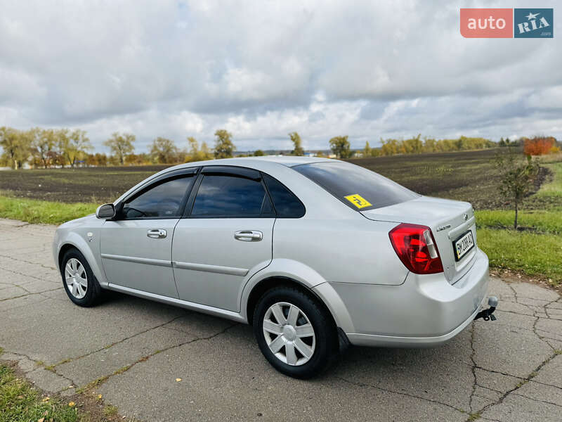 Седан Chevrolet Lacetti 2006 в Ромнах