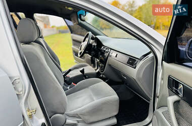 Седан Chevrolet Lacetti 2006 в  фото 12 Седан Chevrolet Lacetti 2006 в