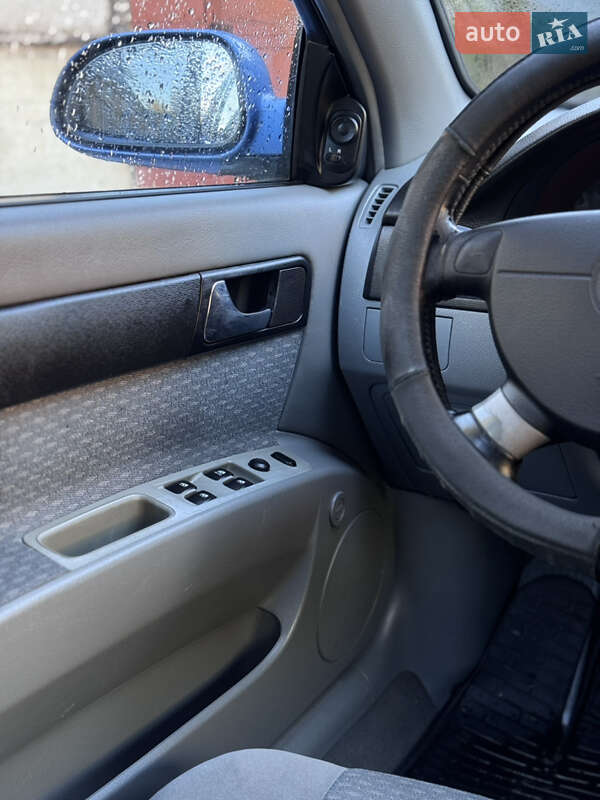Седан Chevrolet Lacetti 2005 в Чернігові