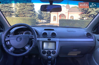 Хэтчбек Chevrolet Lacetti 2005 в  фото 8 Хэтчбек Chevrolet Lacetti 2005 в