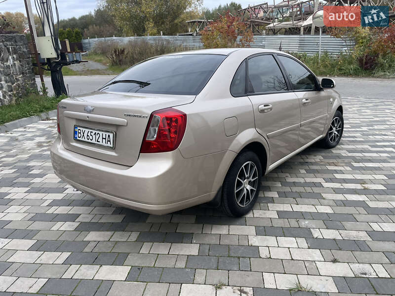 Седан Chevrolet Lacetti 2010 в Хмельницькому