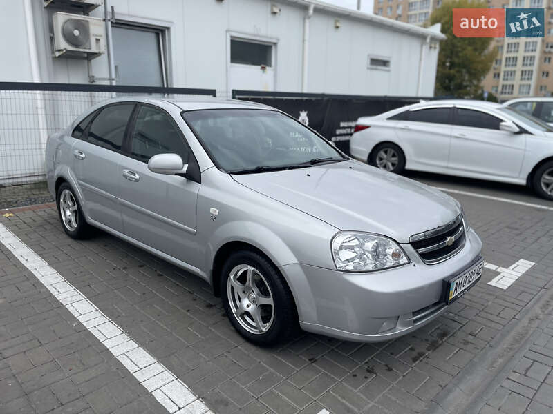 Седан Chevrolet Lacetti 2005 в Киеве