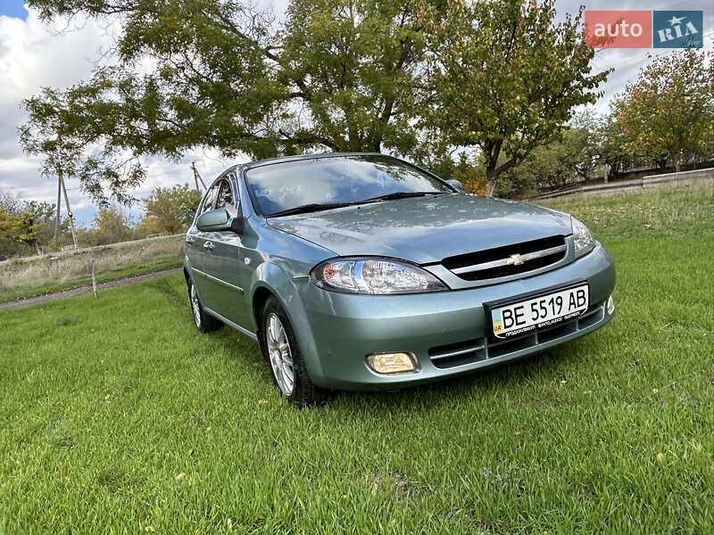 Хетчбек Chevrolet Lacetti 2006 в Миколаєві