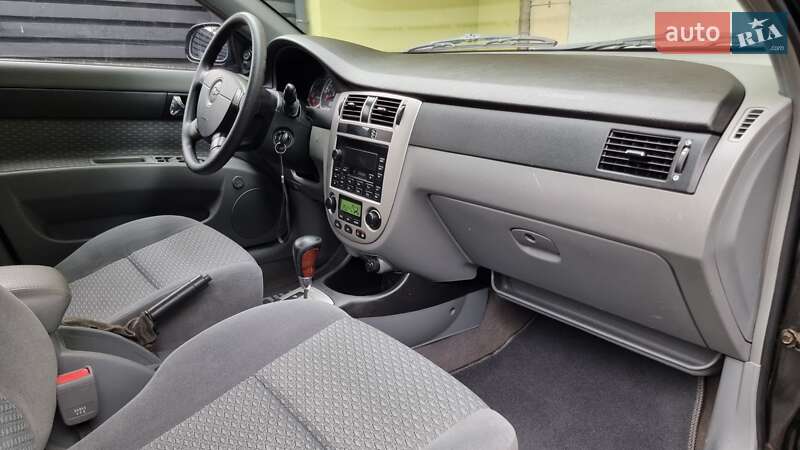 Седан Chevrolet Lacetti 2004 в Киеве