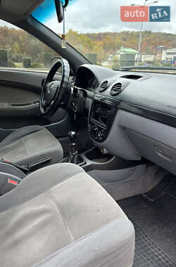 Хетчбек Chevrolet Lacetti 2009 в  фото 9 Хетчбек Chevrolet Lacetti 2009 в