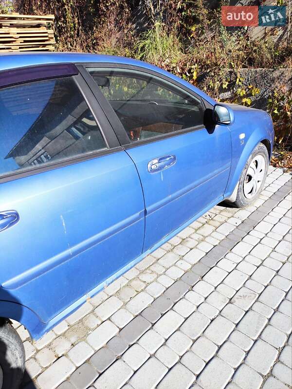 Седан Chevrolet Lacetti 2005 в Львове