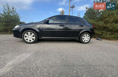 Хэтчбек Chevrolet Lacetti 2005 в  фото 3 Хэтчбек Chevrolet Lacetti 2005 в